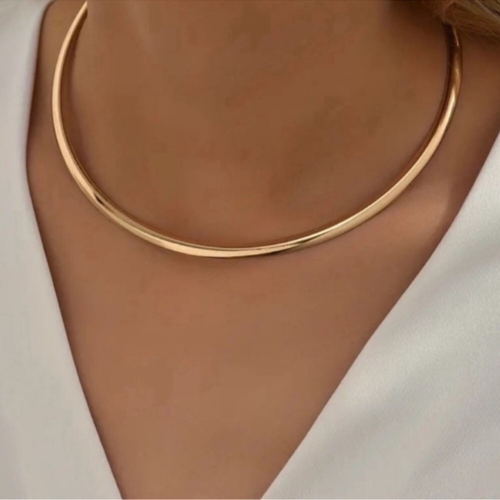 New 18k Gold plated Collar Necklace - Picture 3 of 3